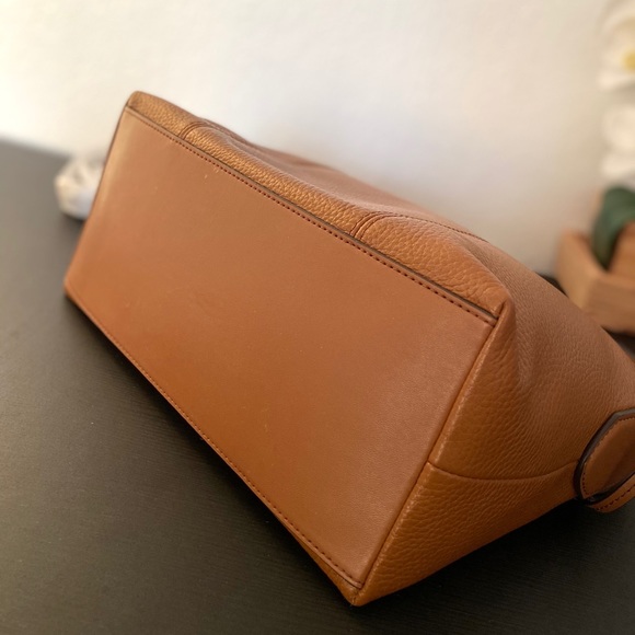 Michael Kors Brooke MD EW Shld Crossbody - Picture 4 of 8